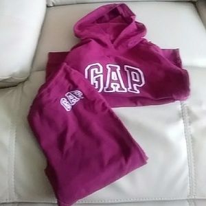 GAP sweatsuit